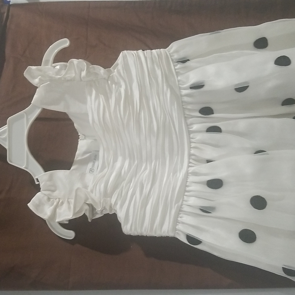 Girls beautiful black and white dress